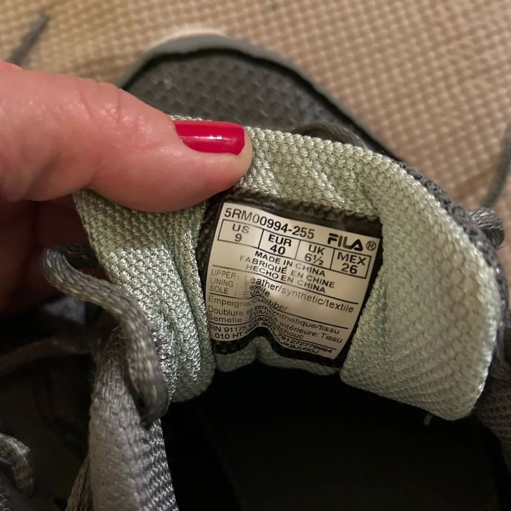 EUC Woman’s Fila Gray Lace-Up Sneakers with mint green and pink details size 9